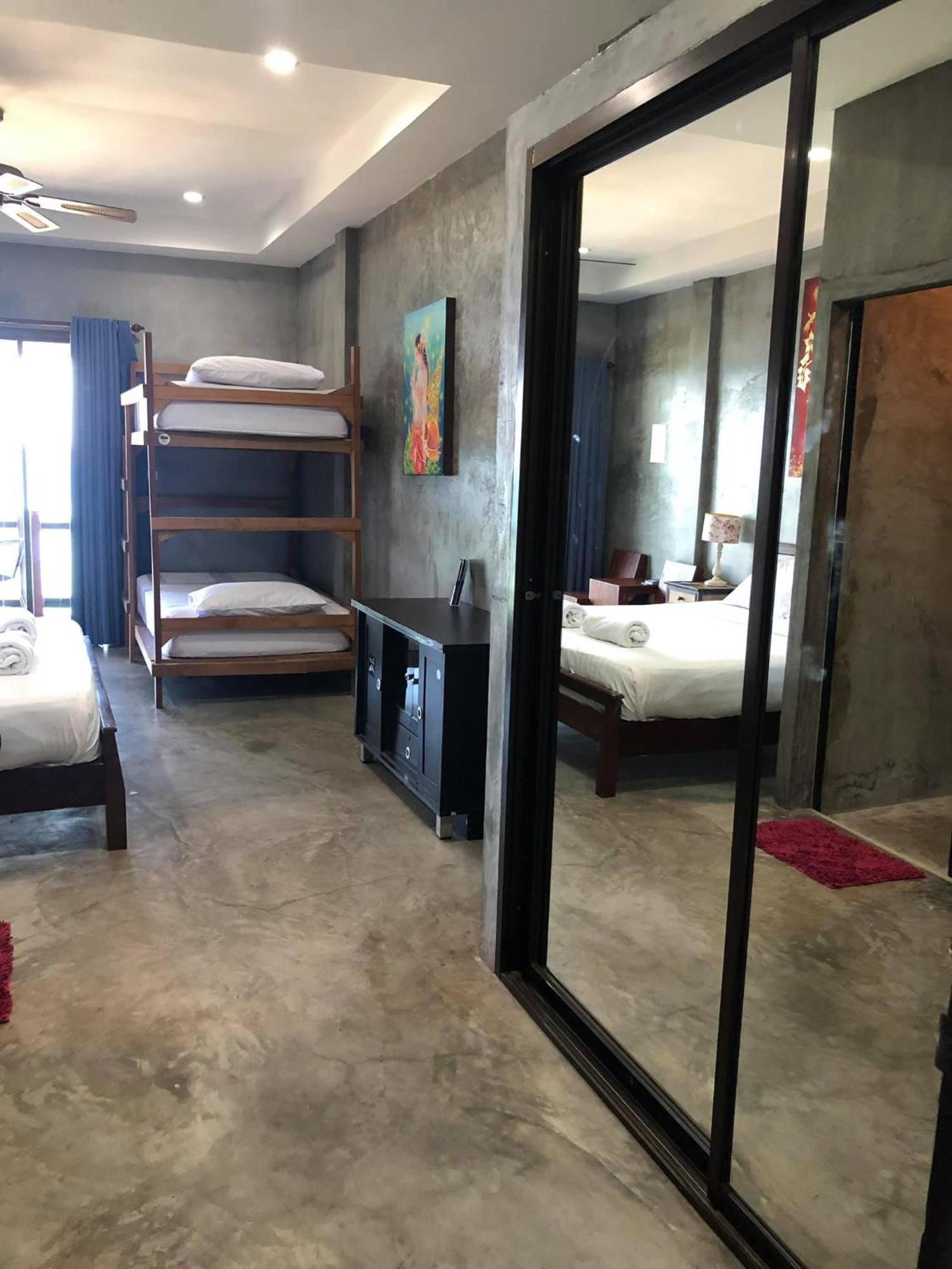 Pond'S Hostel Koh Tao Exterior photo
