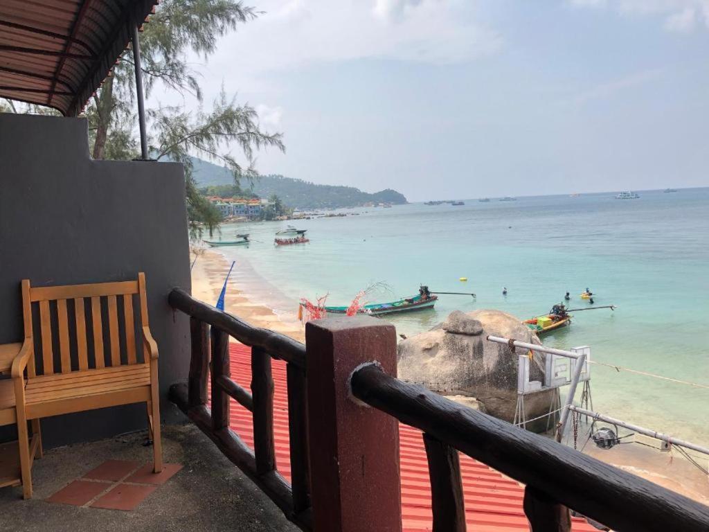 Pond'S Hostel Koh Tao Exterior photo