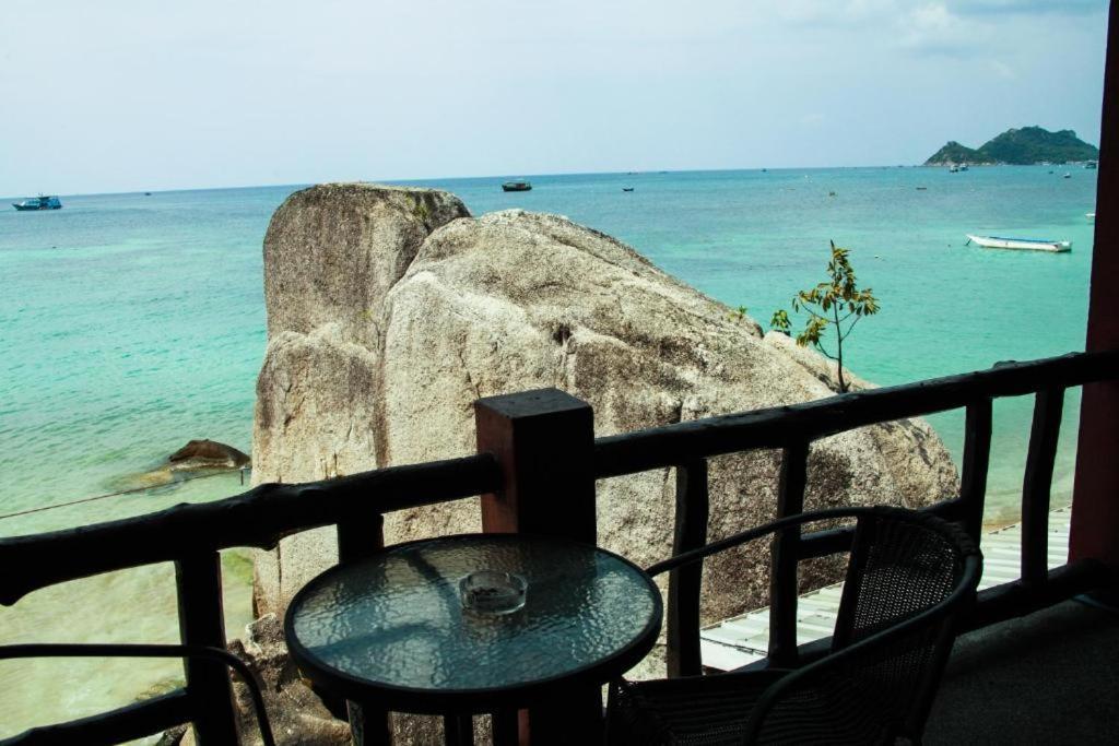 Pond'S Hostel Koh Tao Exterior photo